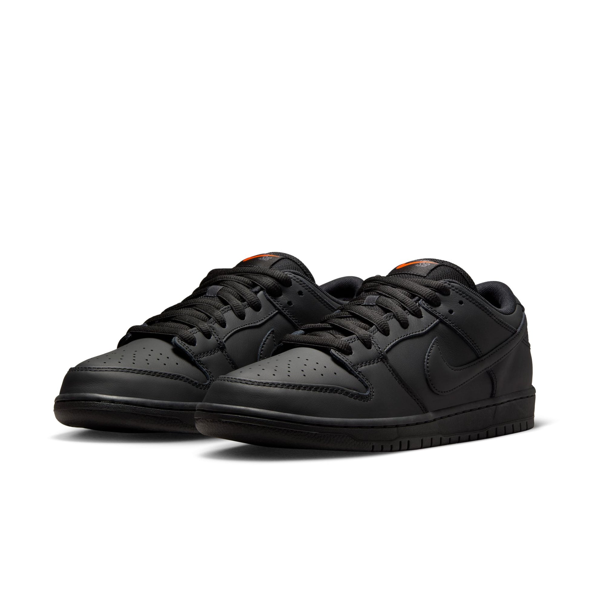 Nike SB Dunk Low Pro "Triple Black" Black / Black - Black - Black FJ1674-001