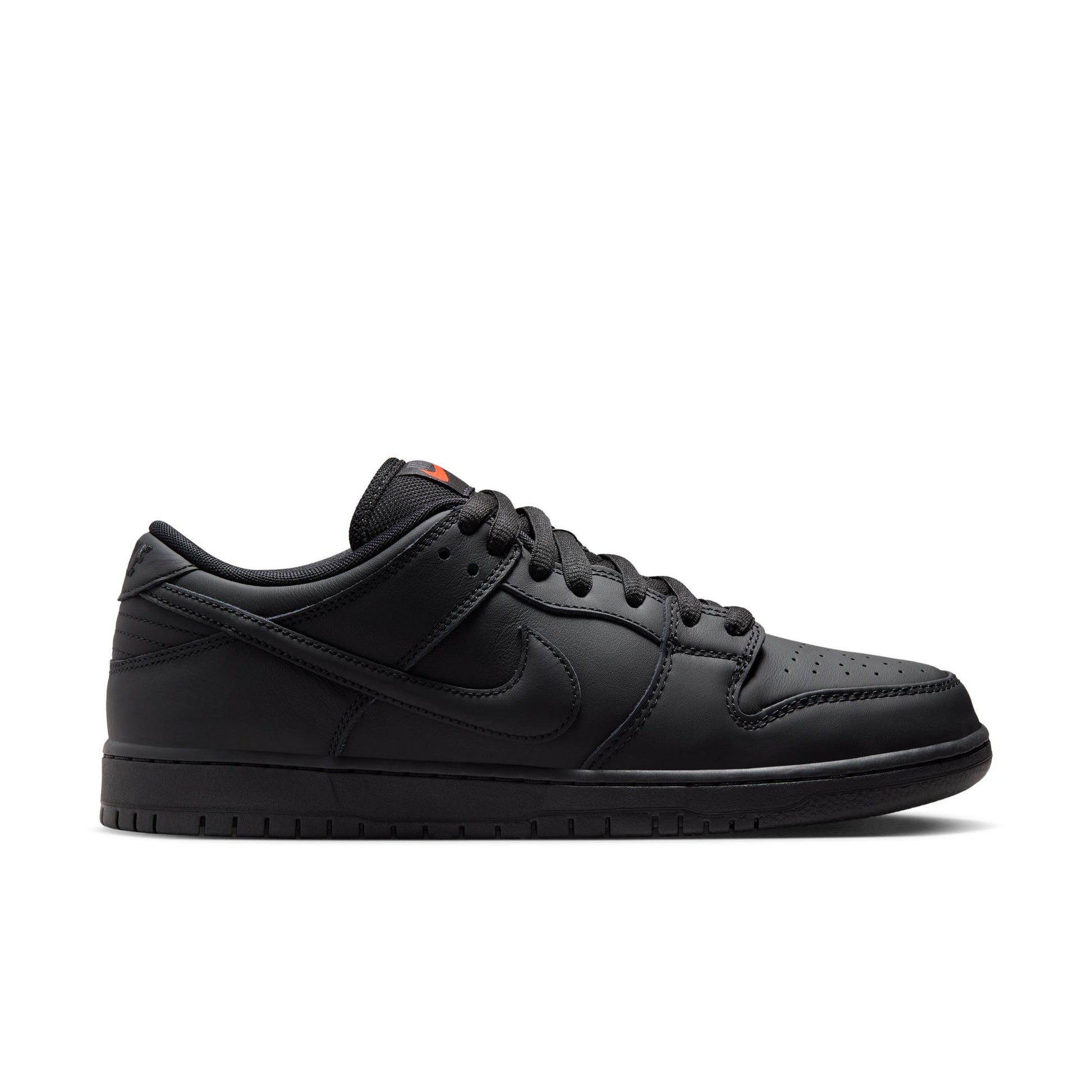 Nike SB Dunk Low Pro "Triple Black" Black / Black - Black - Black FJ1674-001